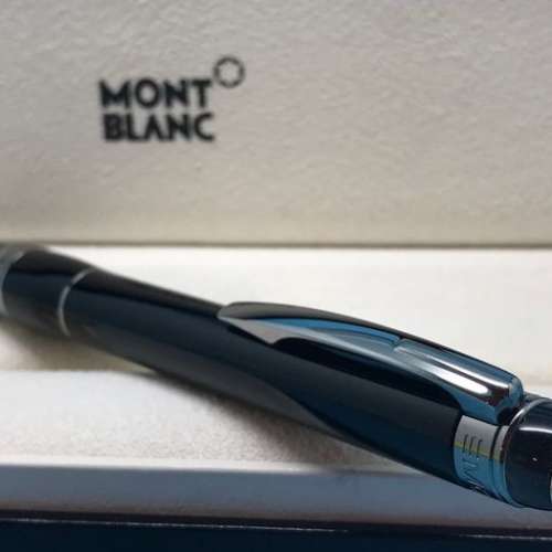 Montblanc Starwalker Midnight Black Resin Ballpoint Pen (105657) -like new