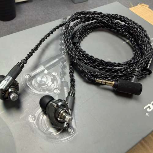 Acoustune - HS1697 TI 鈦金屬入耳式耳機