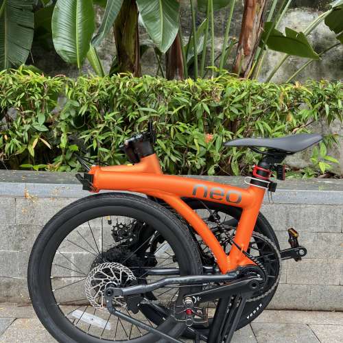 ( 新款橙色 40T飛輪 ) 2026 JAVA NEO 9速 油剎桶軸 碳叉 20吋406 鋁合金折叠車 （三...