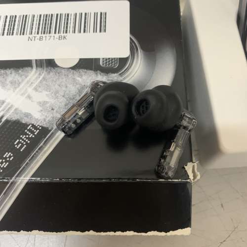 99%New Nothing Ear B171 Black