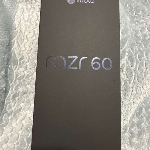 細摺 新款Moto Razr 60 8-256 藍色 國行 99成新