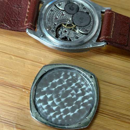 Omega cushion