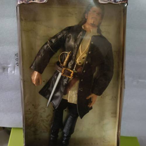 海盗王figure,超過12寸高，收藏多年，外表盒残舊有損，清位放售$180（鑽石山至佐敦...