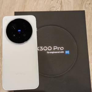 Vivo x300pro港行16+512 99新 全套