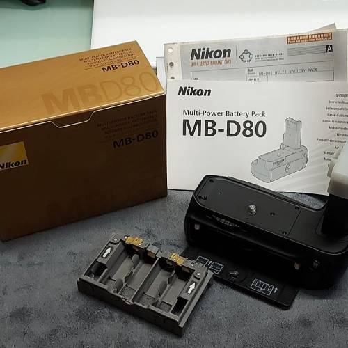 Nikon D90 kit 連MB-D80原廠直倒 + 2支玩樂鏡 (不拆賣)