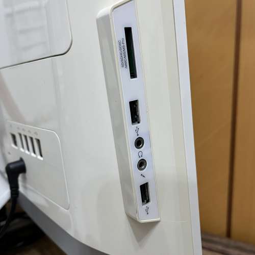 85% 新 Lenovo C320 type 10077 all-in-one desktop (不包鍵盤及滑鼠)