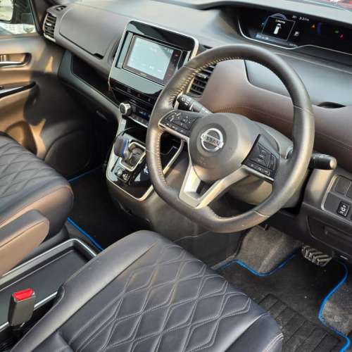 NISSAN SERENA E-POWER  HIGHWAY STAR V
