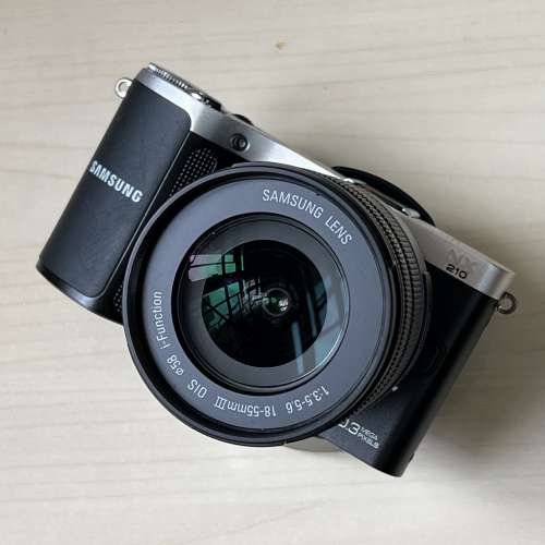 Samsung NX210 18-55mm Kit APSC 文青復古直出街拍閃光燈
