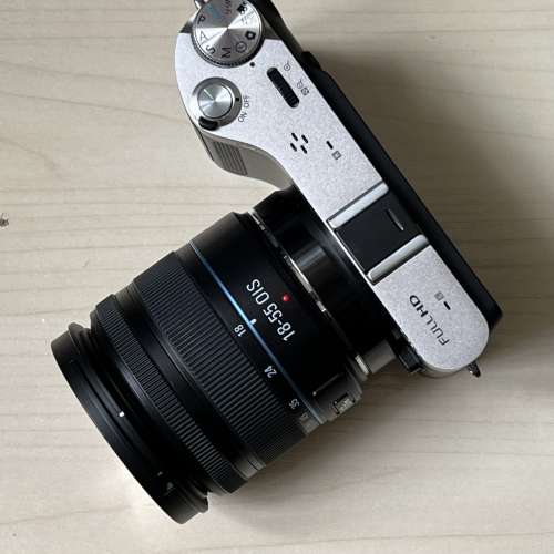 Samsung NX210 18-55mm Kit APSC 文青復古直出街拍閃光燈
