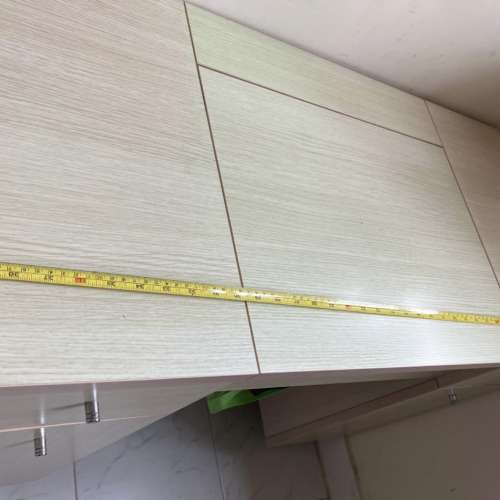 免費9成新實木枱：書枱或化妝枱