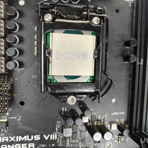 INTEL XEON E - 2286M 8C16T 連 AUSS ROG Maximus VIII Ranger