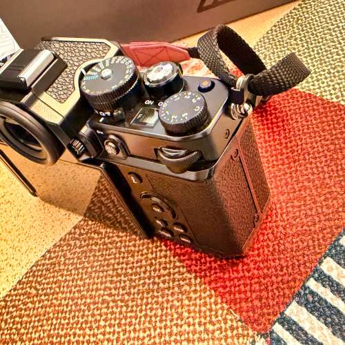 放 99%極新 Nikon Z f (Zf) 黑色淨機身 行貨剛過保 SC1750 盒配件全齊