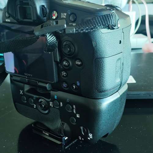 Sony A77, 連副廠直到