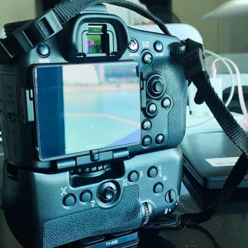 Sony A77, 連副廠直到