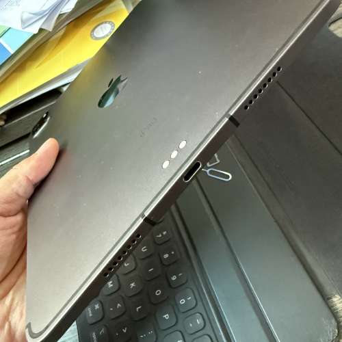 5G iPad Pro 11吋 m1 256gb插卡版+ eSIM, 港行極新，送Apple 鍵盤！不議！