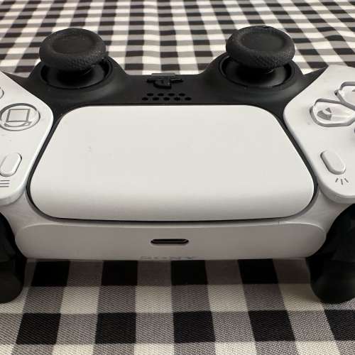 PS5 Dual Shock 遊戲機手制 白色 行貨 95%新 非常少用和新淨 只有輕微使用痕跡 電量...