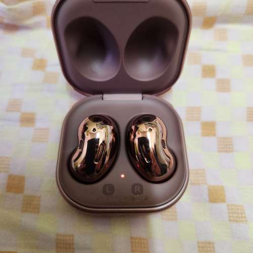 Samsung galaxy buds live Brown model
