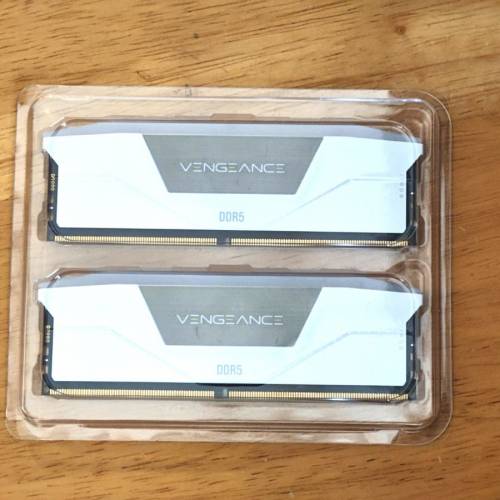 Corsair Vengeance RGB DDR5 32GB (2x16GB) 5600MHz 白色記憶體