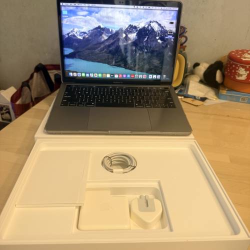 Apple MacBook Pro 13-i5-8GB RAM+ 512SSD
