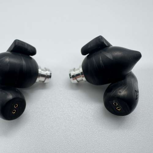 Carbon-J 碳治菊 （入耳式監聽耳機 / IEM）