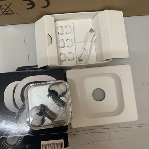 99%New Nothing Ear 3 B173 White