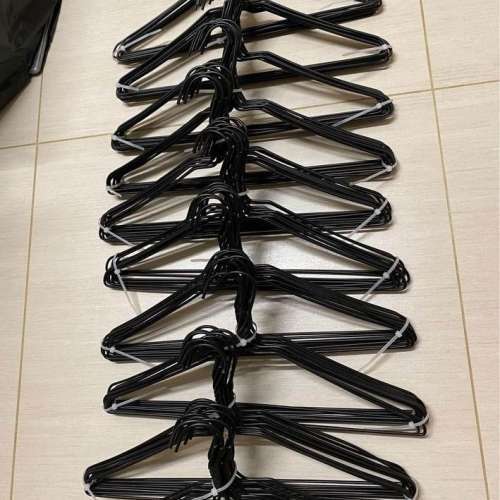$25/30pcs, 成人衣架