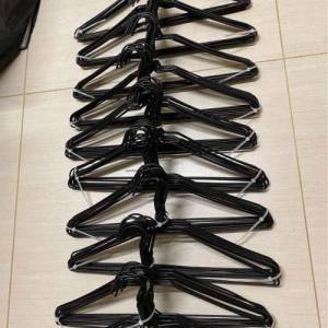 $25/30pcs, 成人衣架