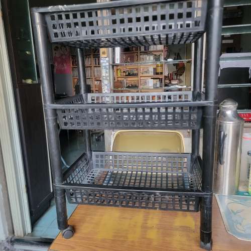 有轆3層膠車仔
