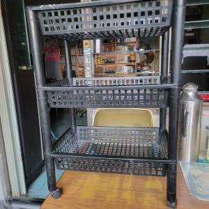 有轆3層膠車仔