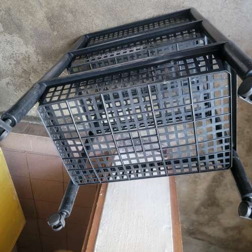 有轆3層膠車仔
