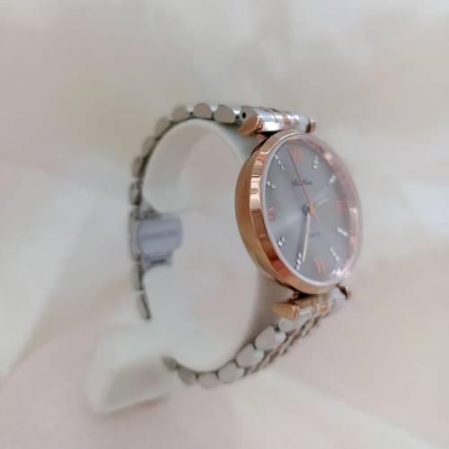 💰No bargain ⌚ 𝙑𝙞𝙣𝙩𝙖𝙜𝙚「𝘿𝙞 𝙉𝙪𝙤」時尚石英水晶女錶,圓形玫瑰金錶殼