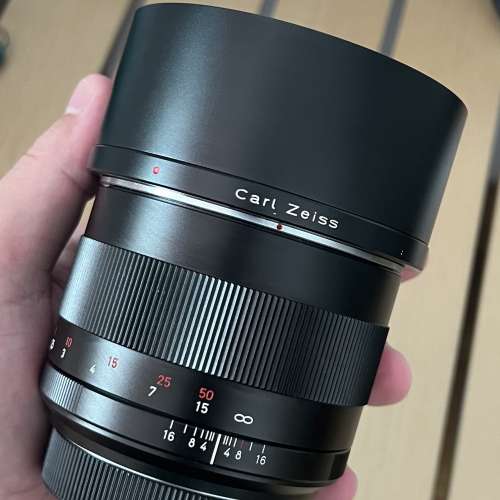 Carl Zeiss Planar T* 1.4/85 ZE
