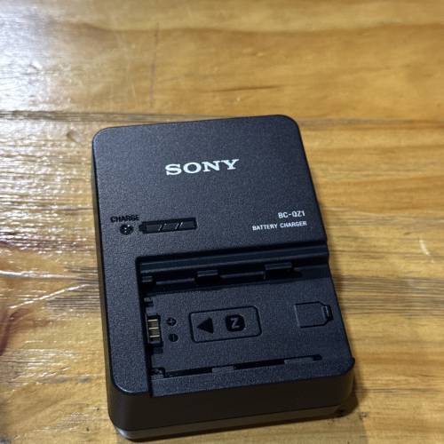 Sony 充電器 BC-QZ1