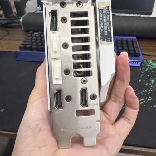 3090白色 ROG顯示卡