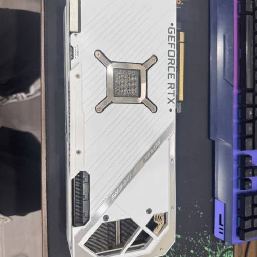 3090白色 ROG顯示卡