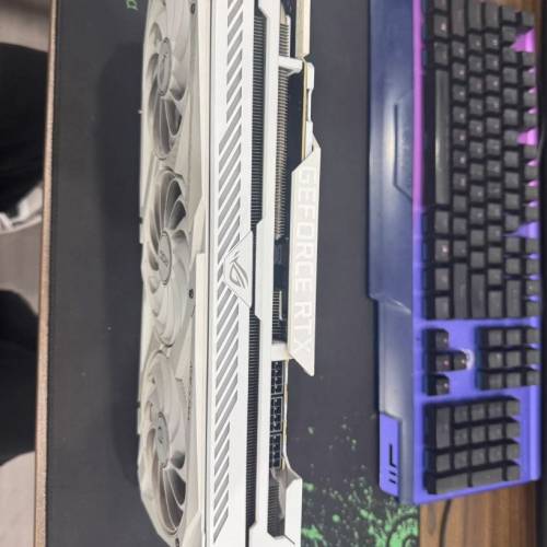 3090白色 ROG顯示卡