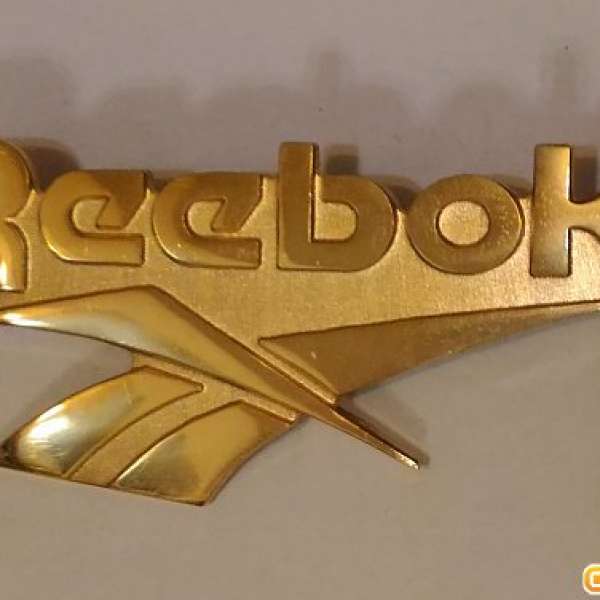 Vintage REEBOK 2" Golden Brooch Pin 心口針 徽章 襟章 sport 運動