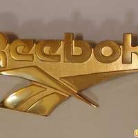 Vintage REEBOK 2" Golden Brooch Pin 心口針 徽章 襟章 sport 運動