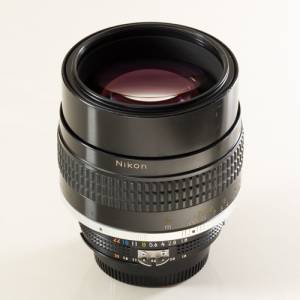 Nikon Ai-S NIKKOR 105mm f/1.8