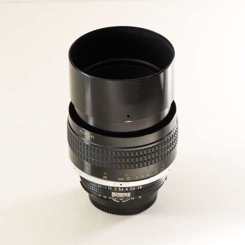 Nikon Ai-S NIKKOR 105mm f/1.8