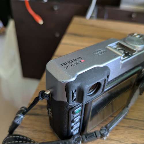 Fujifilm X100s