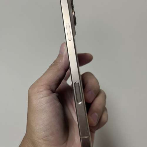 iPhone 16pro max512gb,港行雙卡極新，電池健康度91，有盒有線送原廠機殼！不議！