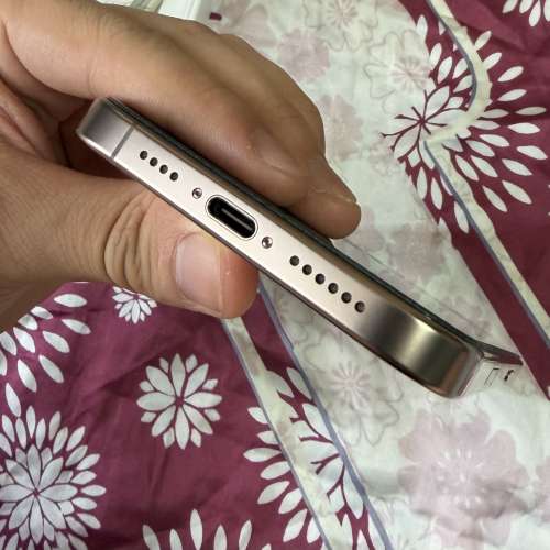 iPhone 16 Pro Max 256GB 沙漠金色