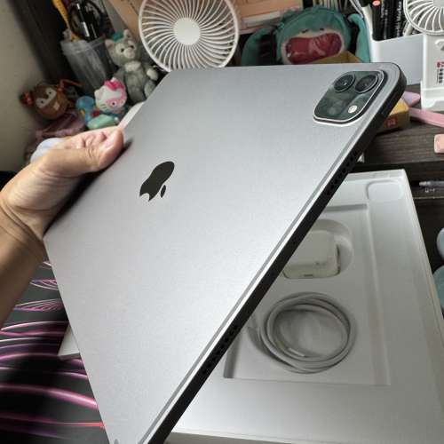 Apple iPad Pro 4 （11吋）128gb M2 晶片WiFi 港行極新，全套齊！