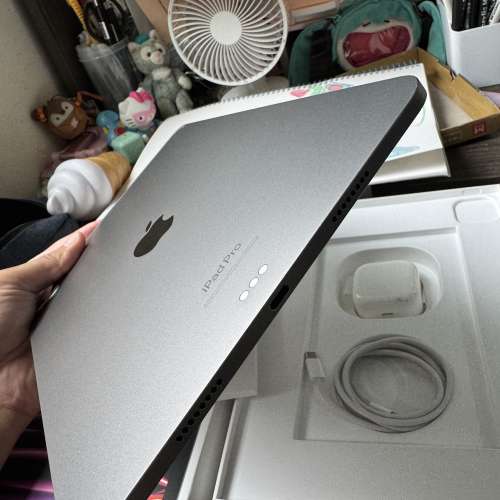 Apple iPad Pro 4 （11吋）128gb M2 晶片WiFi 港行極新，全套齊！