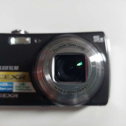 FUJIFILM FINEPIX F200EXR (Super CCD)