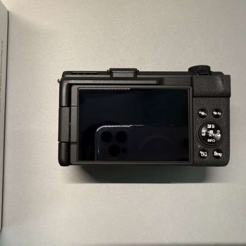 99.99% 接近全新 Canon Powershot V1 相機 連原廠Canon延長保養