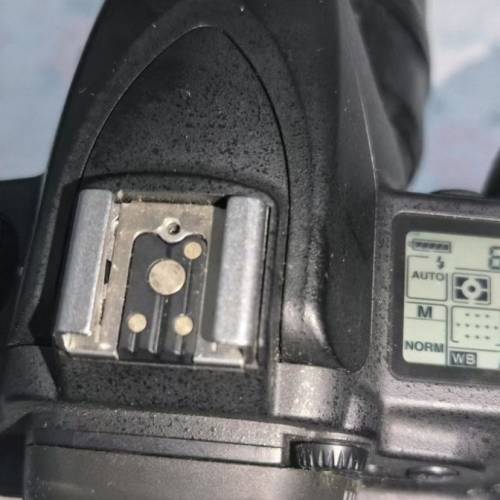 尼康D90机身+MB-D80手柄套装，带18-55mm镜头
成色还可以，正常使用痕迹，屏幕显示好...