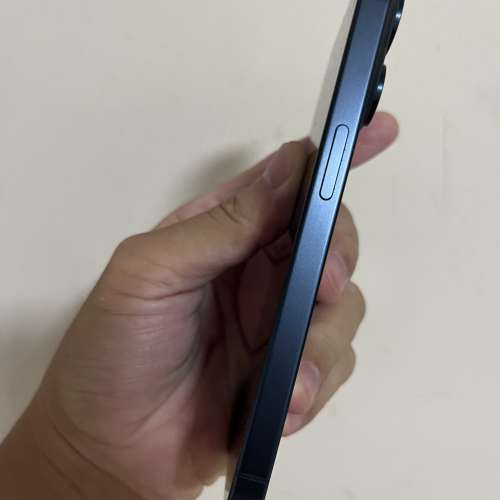 iPhone 15pro 256gb,港行極新，完美冇花，冇修冇拆，電池健康度88，所有原裝，所有...