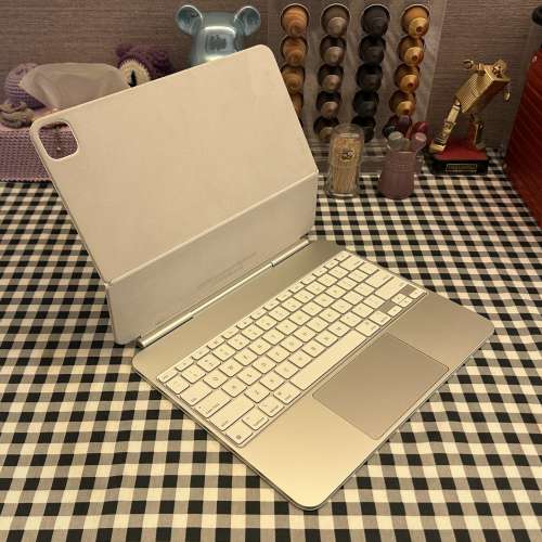 Apple iPad Magic Keyboard Pro 13吋 白色 行貨 99%新 只開盒檢查和試用 Apple專門...